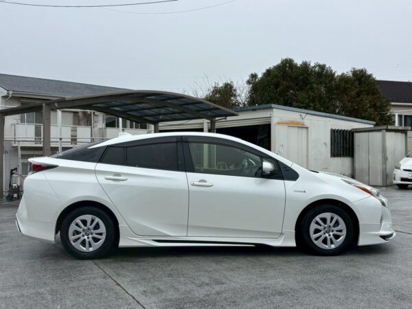 プリウス Sセーフティプラス 50前期 モデリスタフルエアロ付