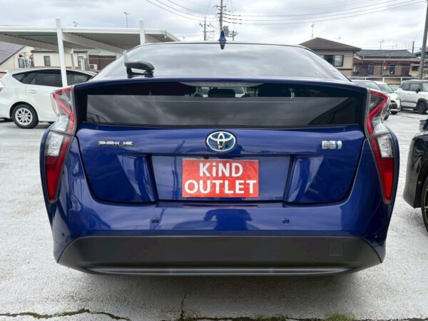 プリウス A