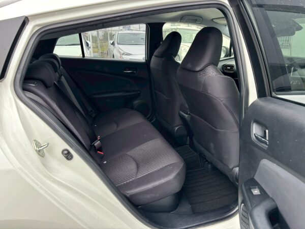 プリウス Sセーフティプラス