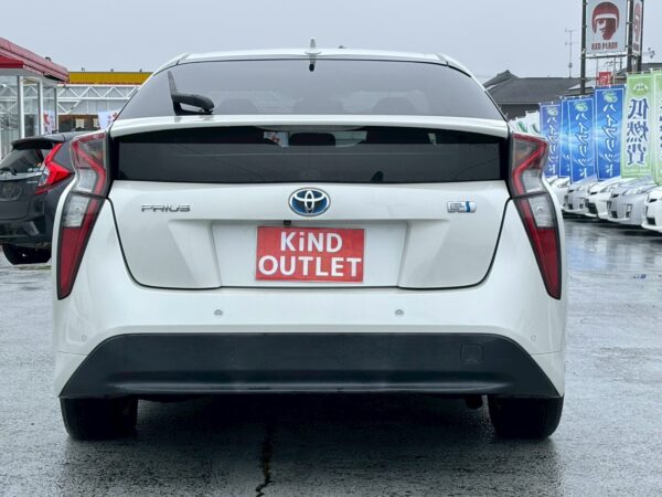 プリウス Sセーフティプラス