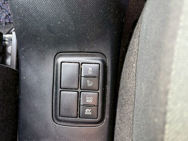 アクア Sスタイルブラック 中期