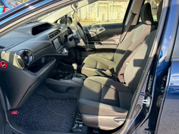 アクア Sスタイルブラック 中期