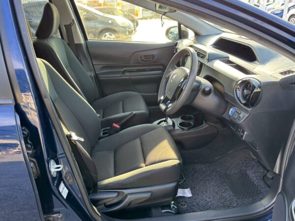 アクア Sスタイルブラック 中期