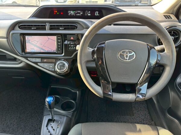 アクア Sスタイルブラック 中期