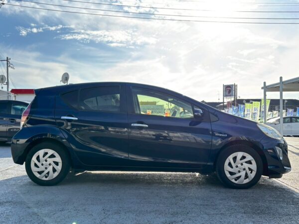 アクア Sスタイルブラック 中期