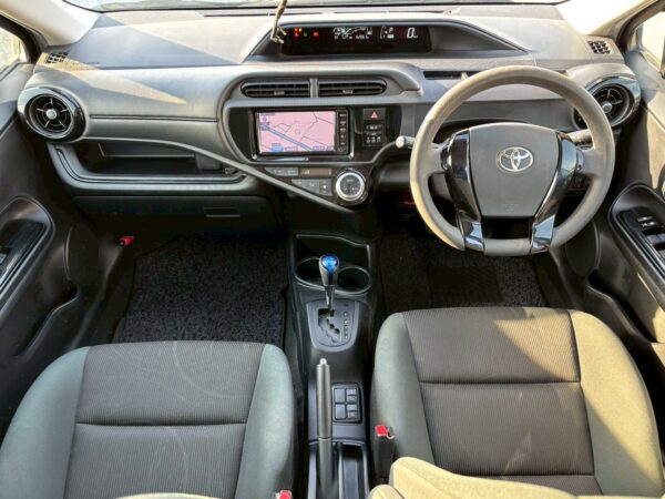 アクア Sスタイルブラック 中期