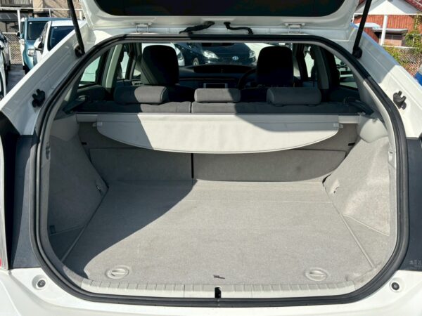 プリウス Sツーリングセレクション