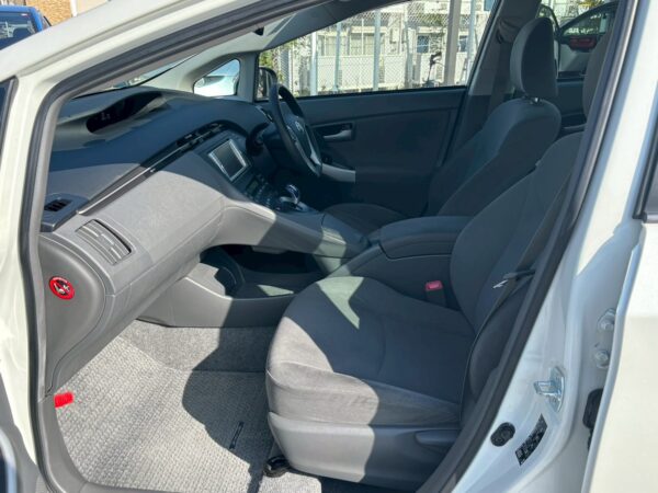 プリウス Sツーリングセレクション