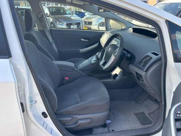 プリウス Sツーリングセレクション