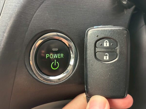 プリウス S LEDエディション