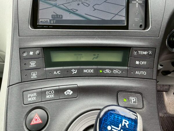 プリウス S LEDエディション