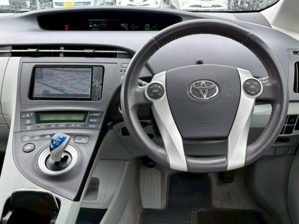 プリウス S LEDエディション