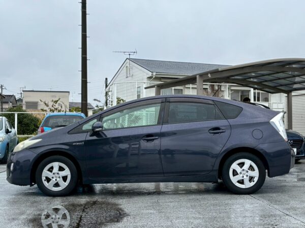 プリウス S LEDエディション