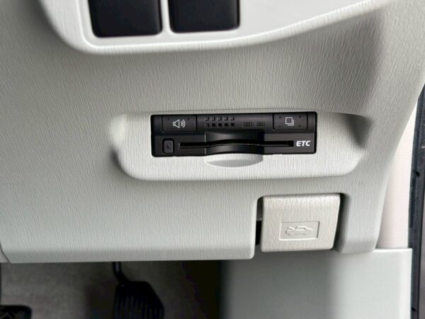 プリウス S LEDエディション 30前期