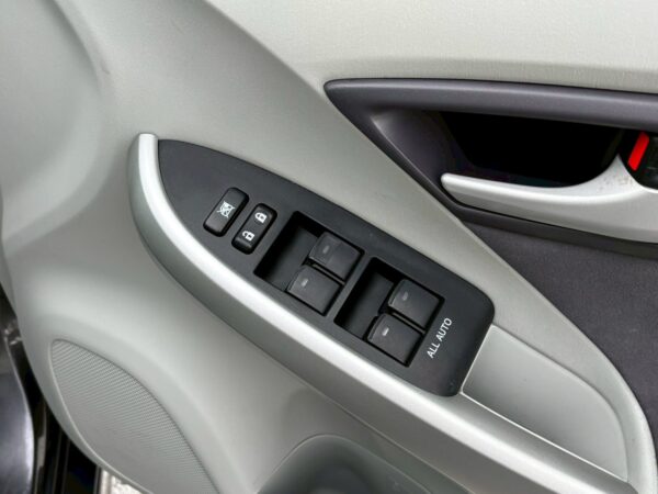 プリウス S LEDエディション 30前期