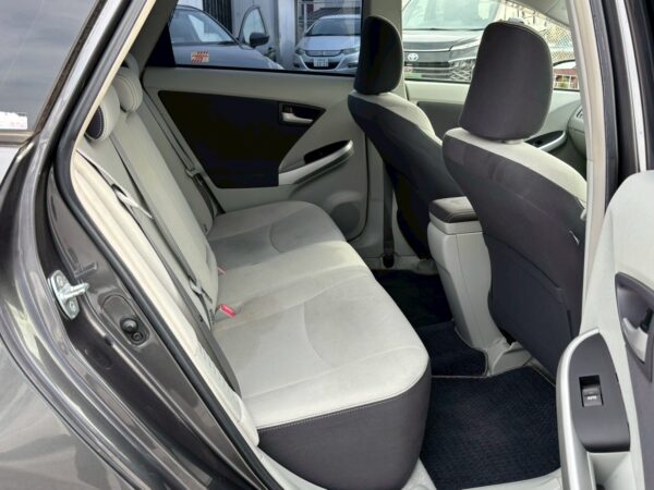 プリウス S LEDエディション 30前期