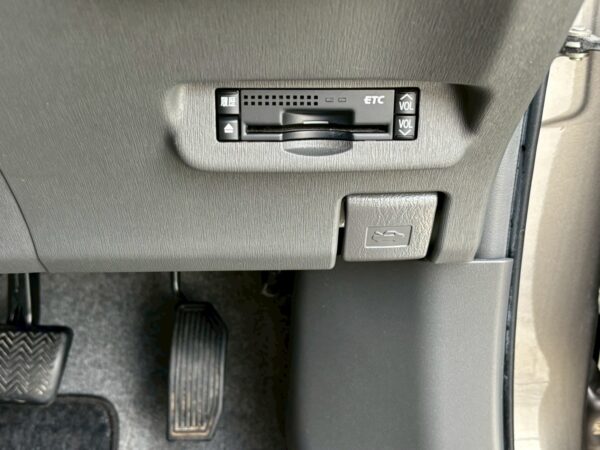 プリウス S LEDエディション 30前期