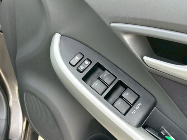 プリウス S LEDエディション 30前期