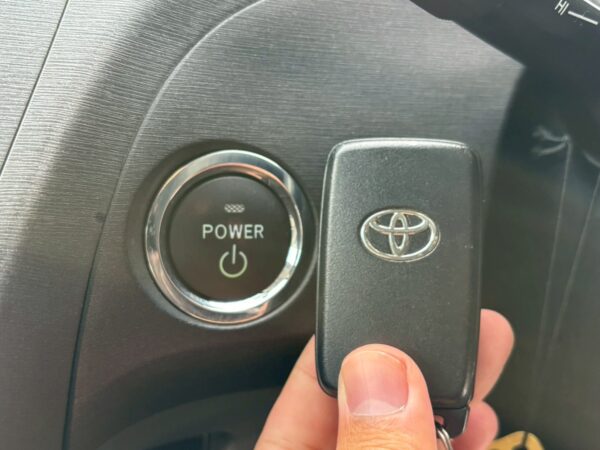 プリウス S LEDエディション 30前期