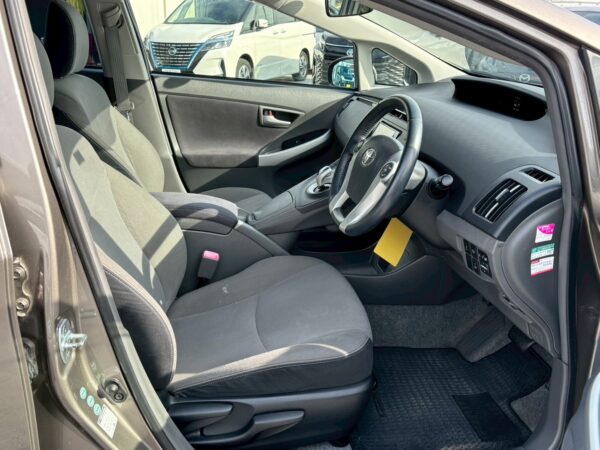 プリウス S LEDエディション 30前期