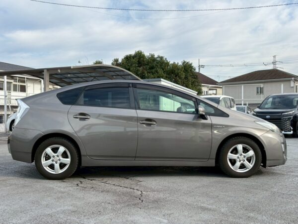 プリウス S LEDエディション 30前期