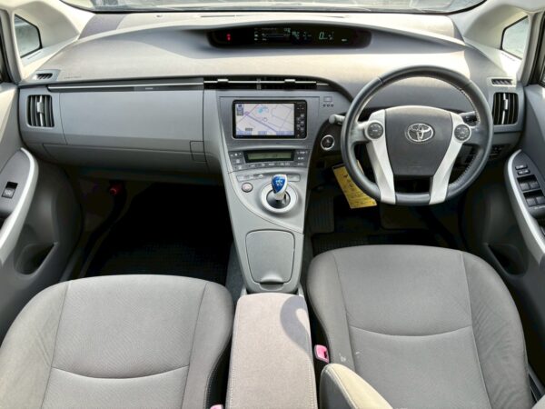 プリウス S LEDエディション 30前期