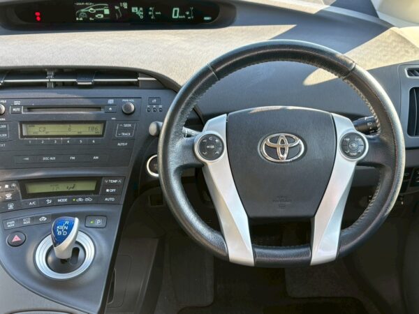 プリウス S LEDエディション