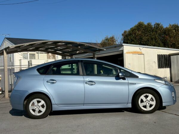 プリウス S LEDエディション