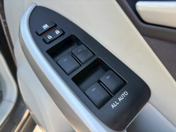 プリウス S LEDエディション