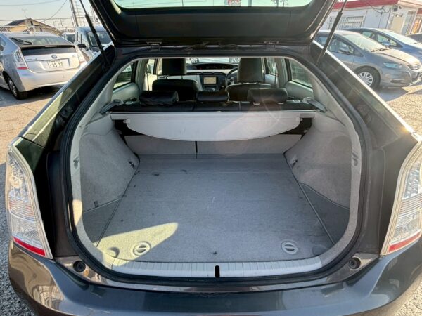 プリウス S LEDエディション