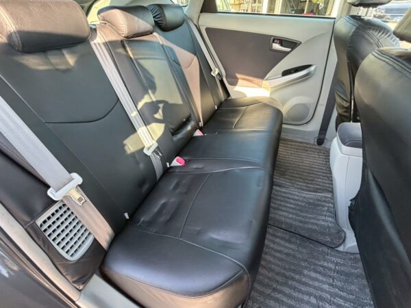 プリウス S LEDエディション