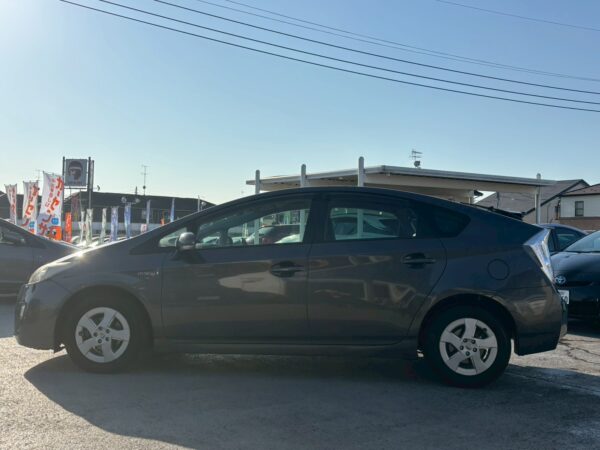 プリウス S LEDエディション