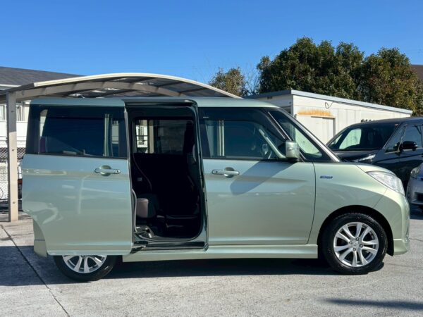 ソリオ　ハイブリッドMZ