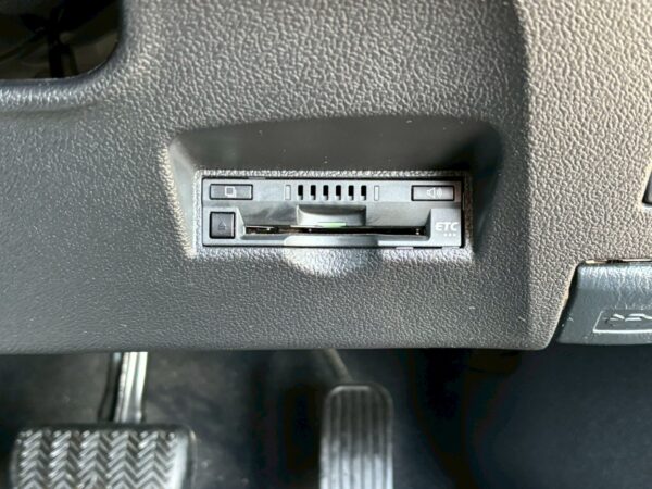 プリウス Sセーフティプラス