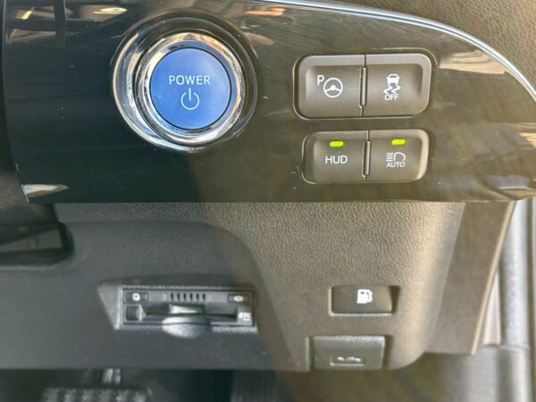 プリウス Sセーフティプラス