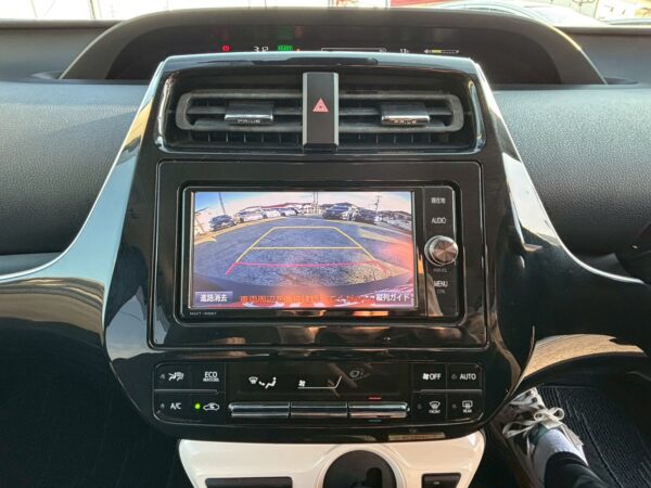 プリウス Sセーフティプラス