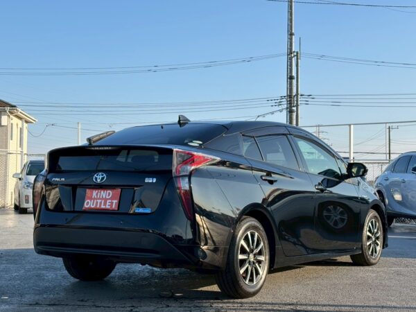 プリウス Sセーフティプラス