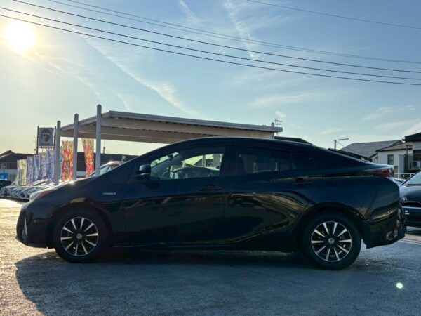 プリウス Sセーフティプラス