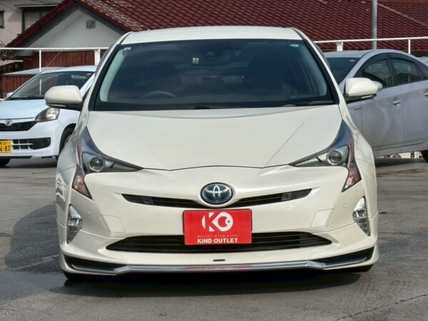 プリウス Sセーフティプラス モデリスタエアロ付