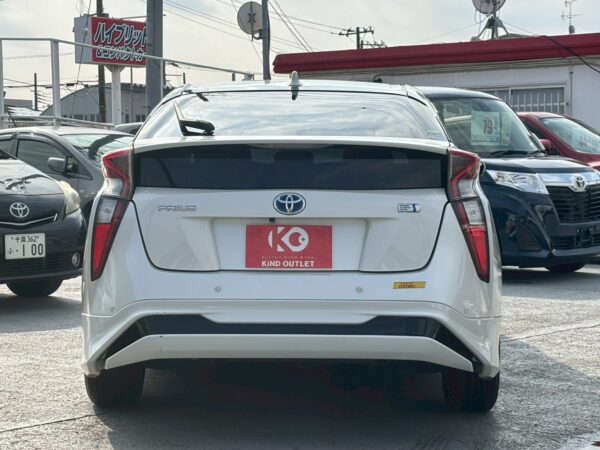 プリウス Sセーフティプラス モデリスタエアロ付