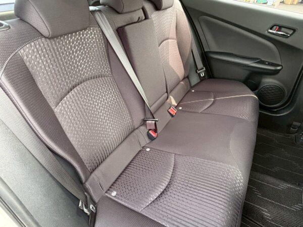 プリウス Sセーフティプラス モデリスタエアロ付