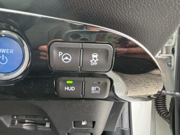 プリウス Sセーフティプラス モデリスタエアロ付