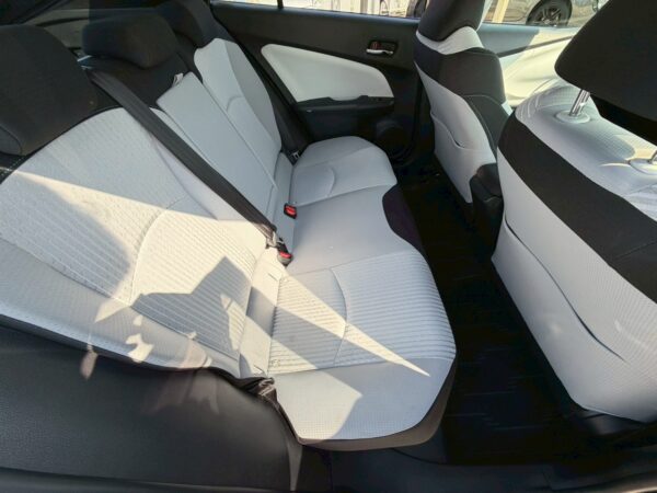 プリウス Sセーフティプラス モデリスタエアロ付