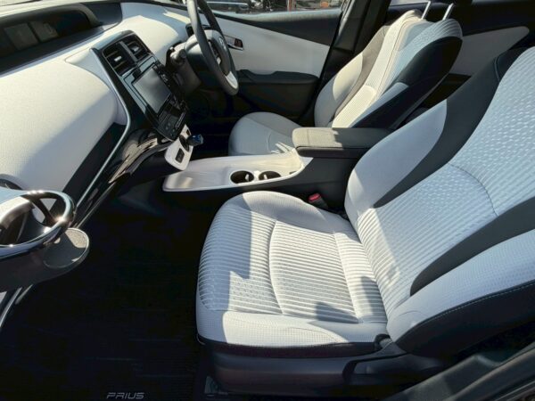 プリウス Sセーフティプラス モデリスタエアロ付