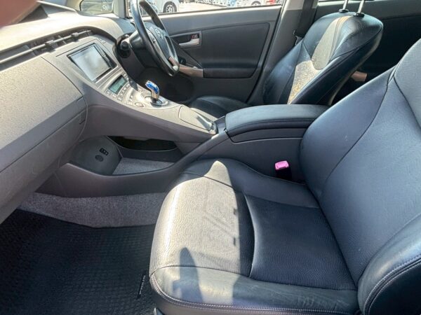 プリウス G LEDエディション