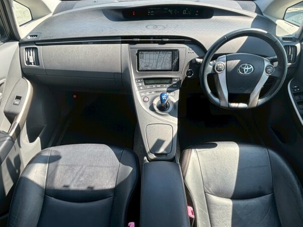 プリウス G LEDエディション