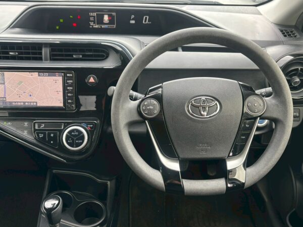 アクア Sスタイルブラック