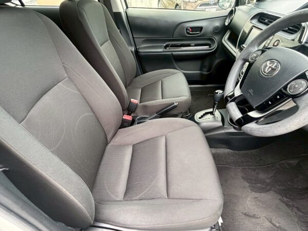 アクア Sスタイルブラック