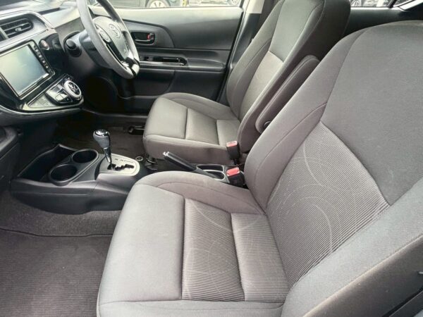 アクア Sスタイルブラック