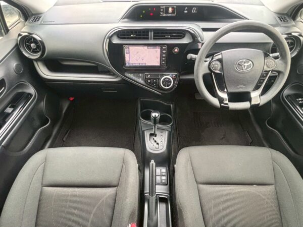 アクア Sスタイルブラック